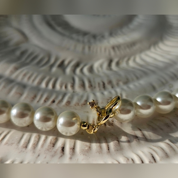Pearl Heart Toggle Necklace (15 inches, gold plated) - Picture 6 of 7